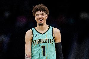 狼记：三球在面试时说想当美国总统 把森林狼吓跑了